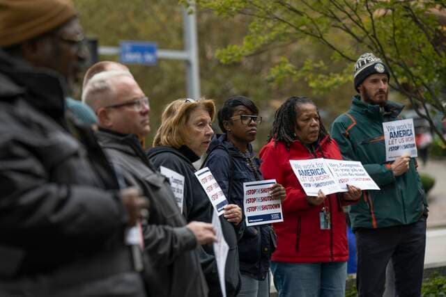 'We are your neighbors': Federal workers rally in Pittsburgh against shutdown
