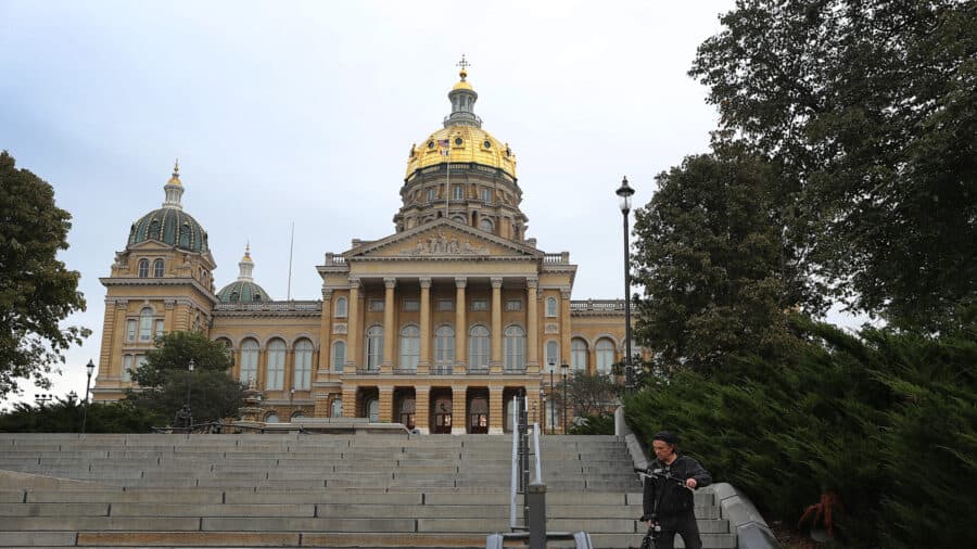 Republicans Seek to Reclaim State Senate Supermajority in Iowa