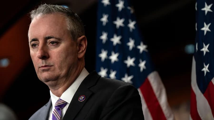 As US Leaders Pursue Peace Deal, Lawmakers Advance New Sanctions on Moscow