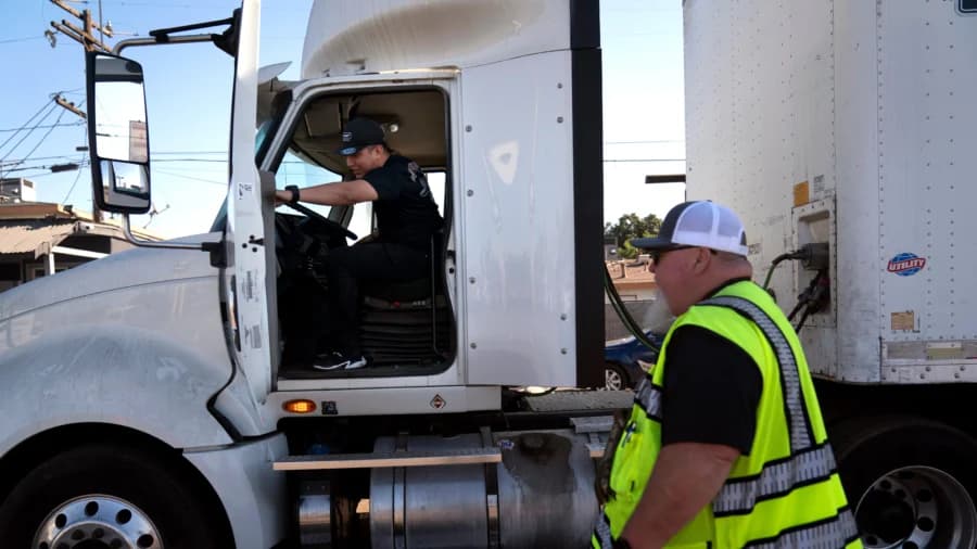 Nearly Half of US Truck Driving Schools Don't Comply With Federal Rules, Review