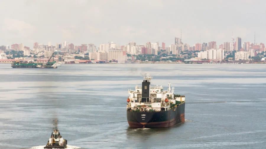Trump Orders Blockade of Sanctioned Oil Tankers Leaving, Entering Venezuela