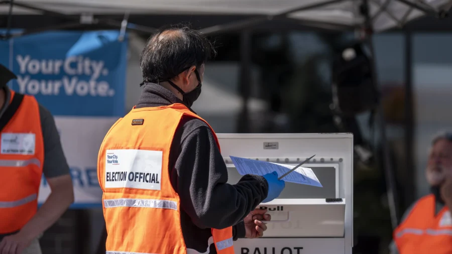 DOJ Eyes Minnesota's 'Vouching' System for Voter Registration, Demands Records