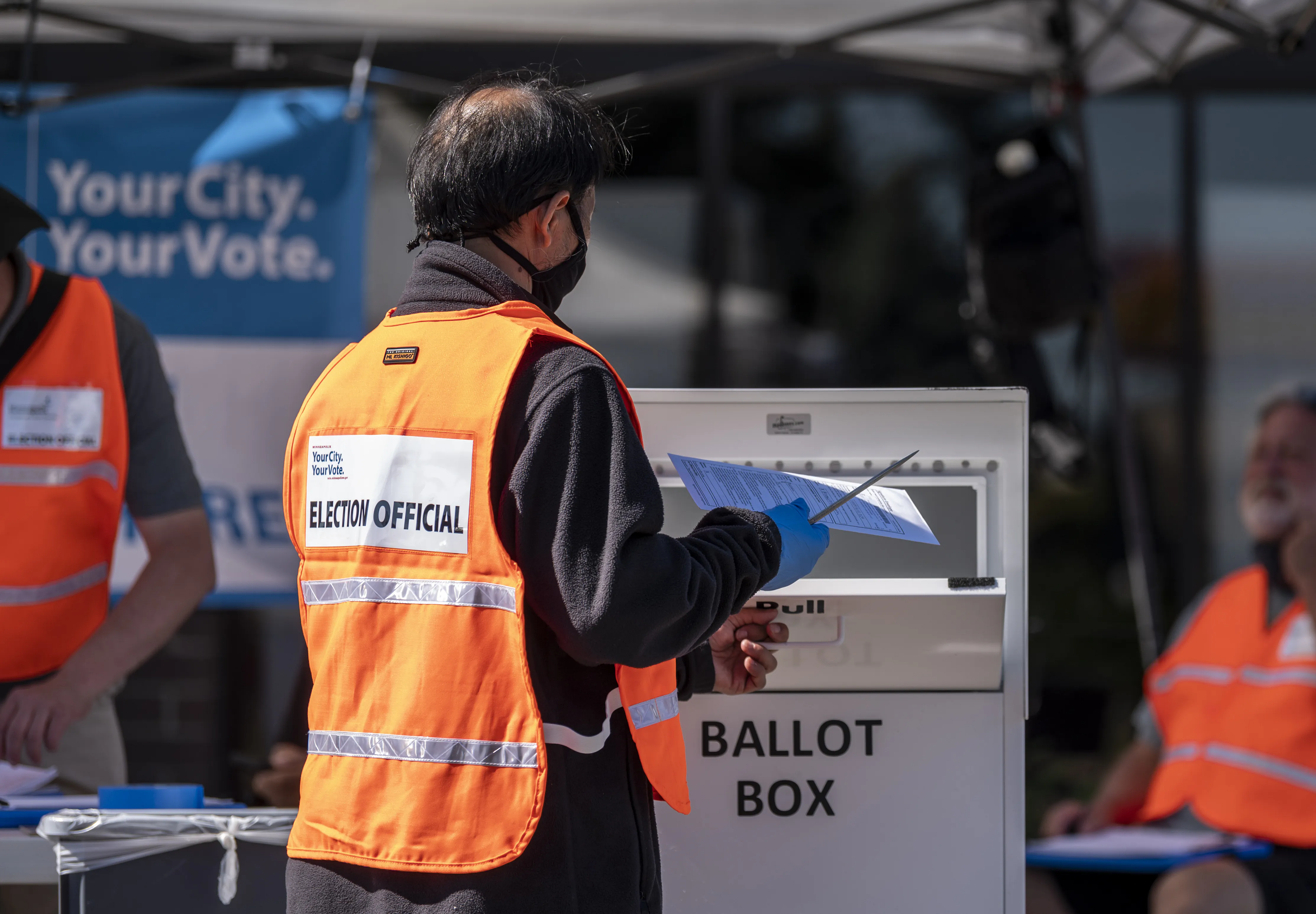 DOJ Eyes Minnesota's 'Vouching' System for Voter Registration, Demands Records