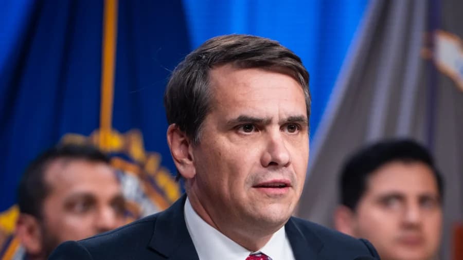 DOJ Releasing 3 Million Pages, Hundreds of Thousands of Photos of Epstein Files: