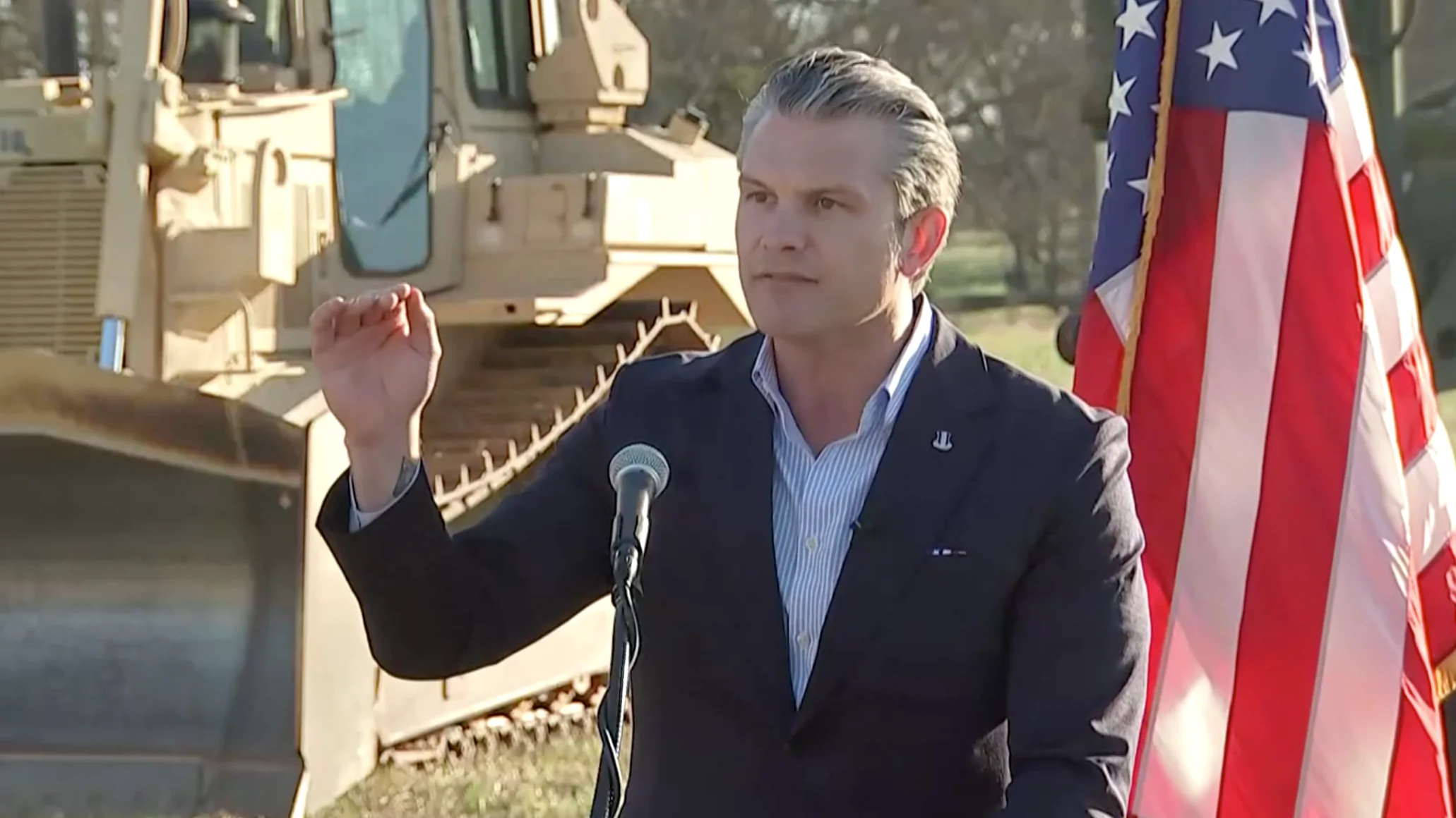 REPLAY: Hegseth Hosts Reenlistment Ceremony for National Guard at Washington