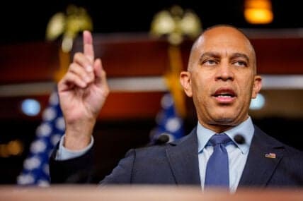 Hakeem Jeffries, bipartisan lawmakers push to extend Obamacare subsidies as