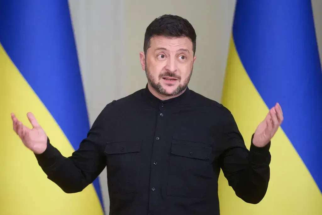 Trump and Zelenskyy hold talks, with US leader showing hesitance to send Kyiv