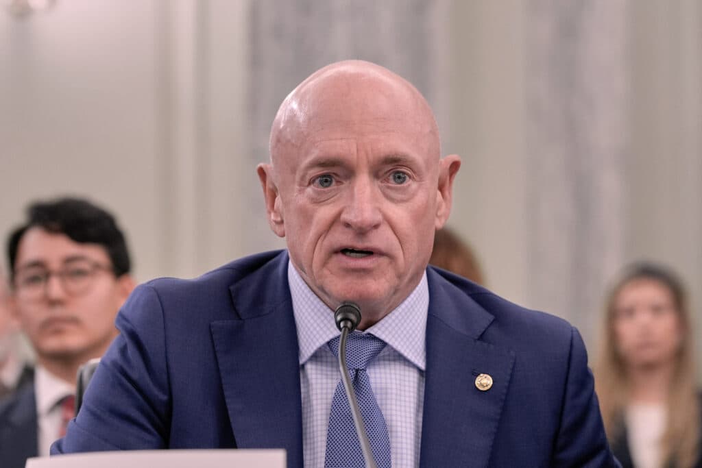 Pentagon announces 'thorough review' into Mark Kelly over 'illegal orders' video