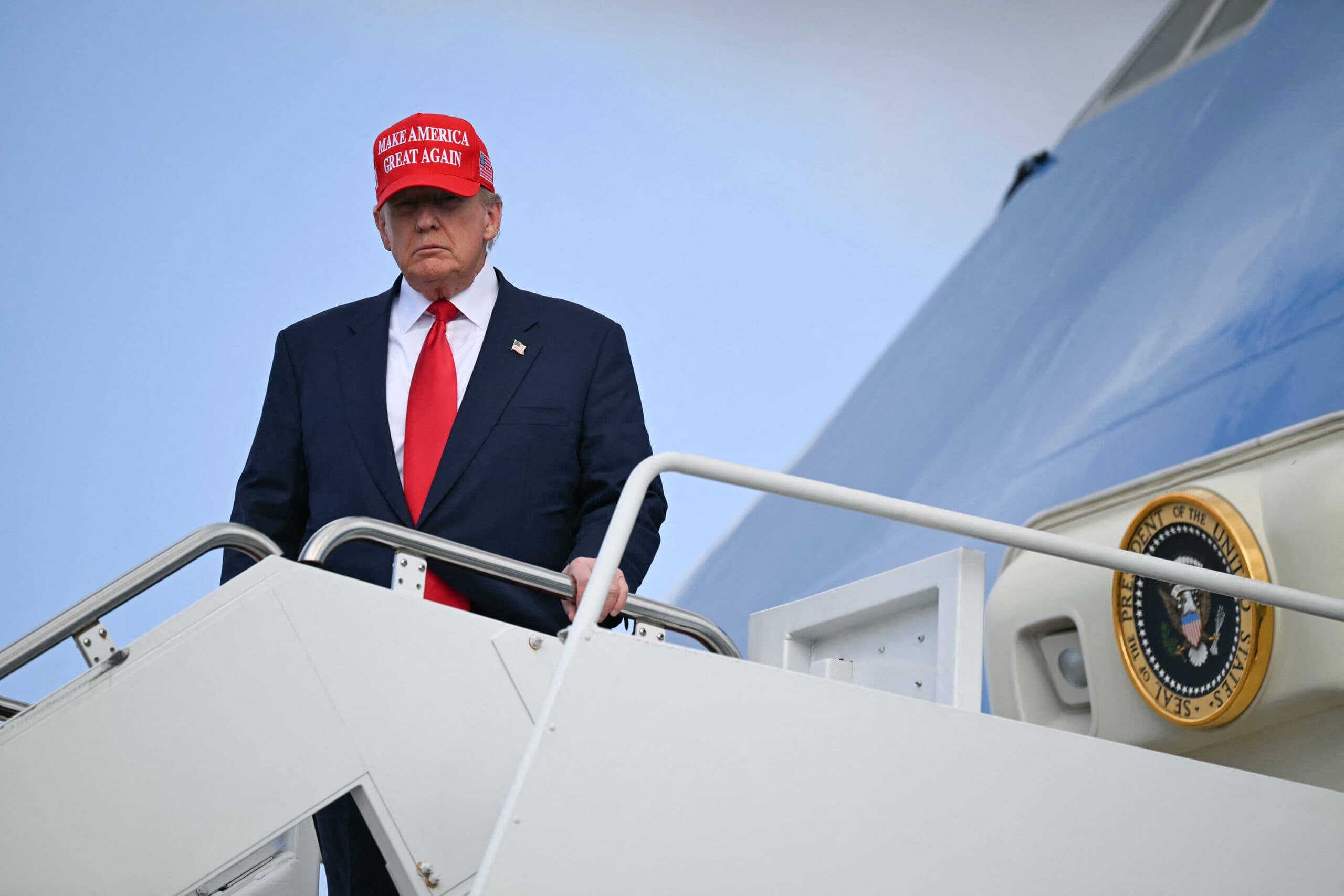 Government shutdown could become longest ever as Trump says he ‘won’t be extorted’ by Democrats