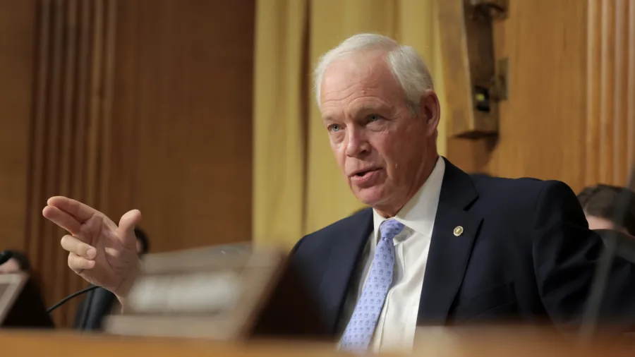 ‘Pay Them’: Sen. Ron Johnson Introduces Bill After Hearing Federal Workers Going to Food Banks Amid Shutdown