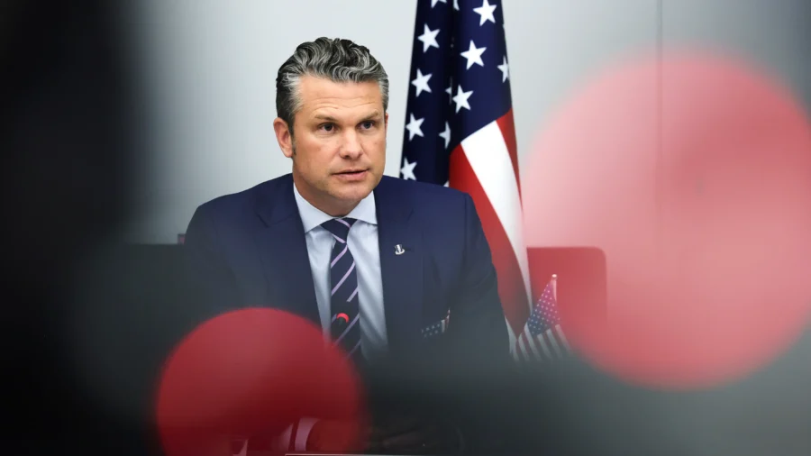 US Defense Secretary and Japanese Defense Minister Hold Joint News Conference in Tokyo