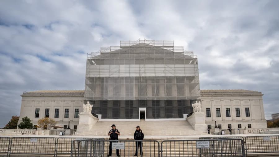 Supreme Court Honed In on Separation of Powers Issue in Trump Tariff Case: Analyst