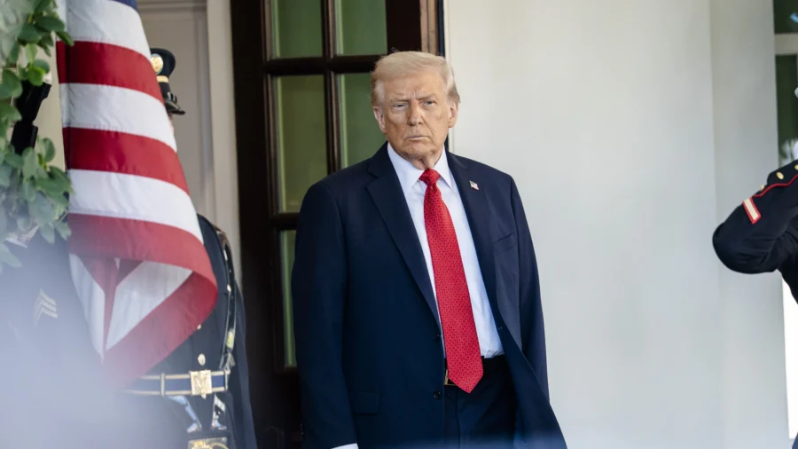 Trump Attends Commanders–Lions Football Game in Maryland