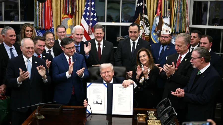 Trump Signs Bill to Reopen Government, Ending Record-Long Government Shutdown