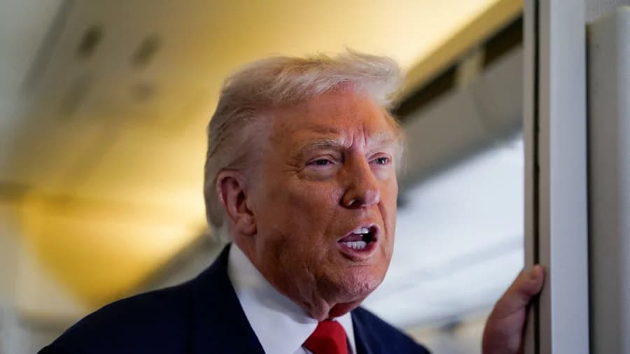 REPLAY: Trump Speaks to Press on Air Force One (Nov. 25)