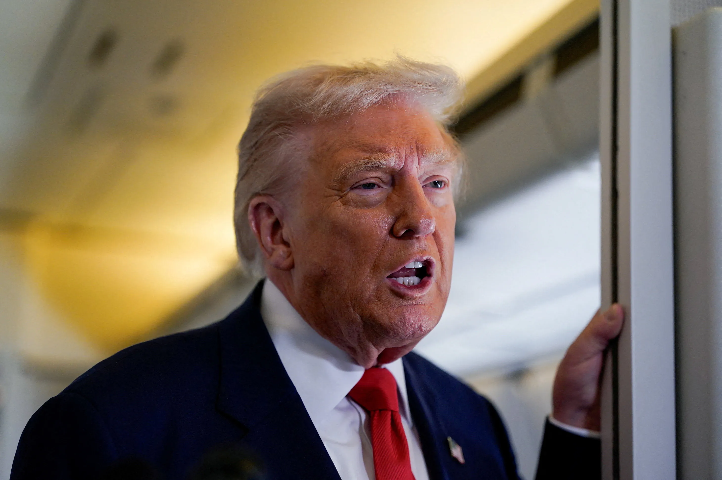 REPLAY: Trump Speaks to Press on Air Force One (Nov. 25)