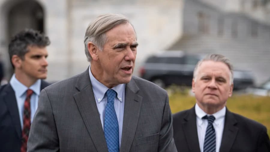 Senators Want to Close Hong Kong Offices in US That Act as CCP Proxies