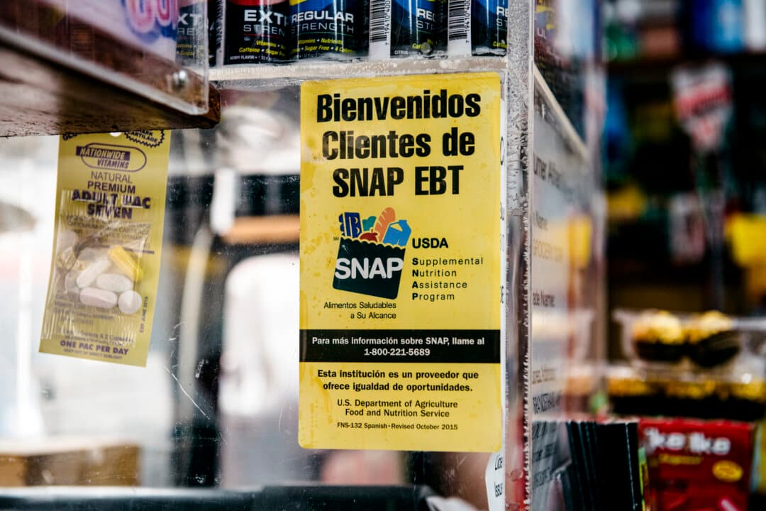 Democratic Governors Call on Government Reopening Amid Looming SNAP Cutoff