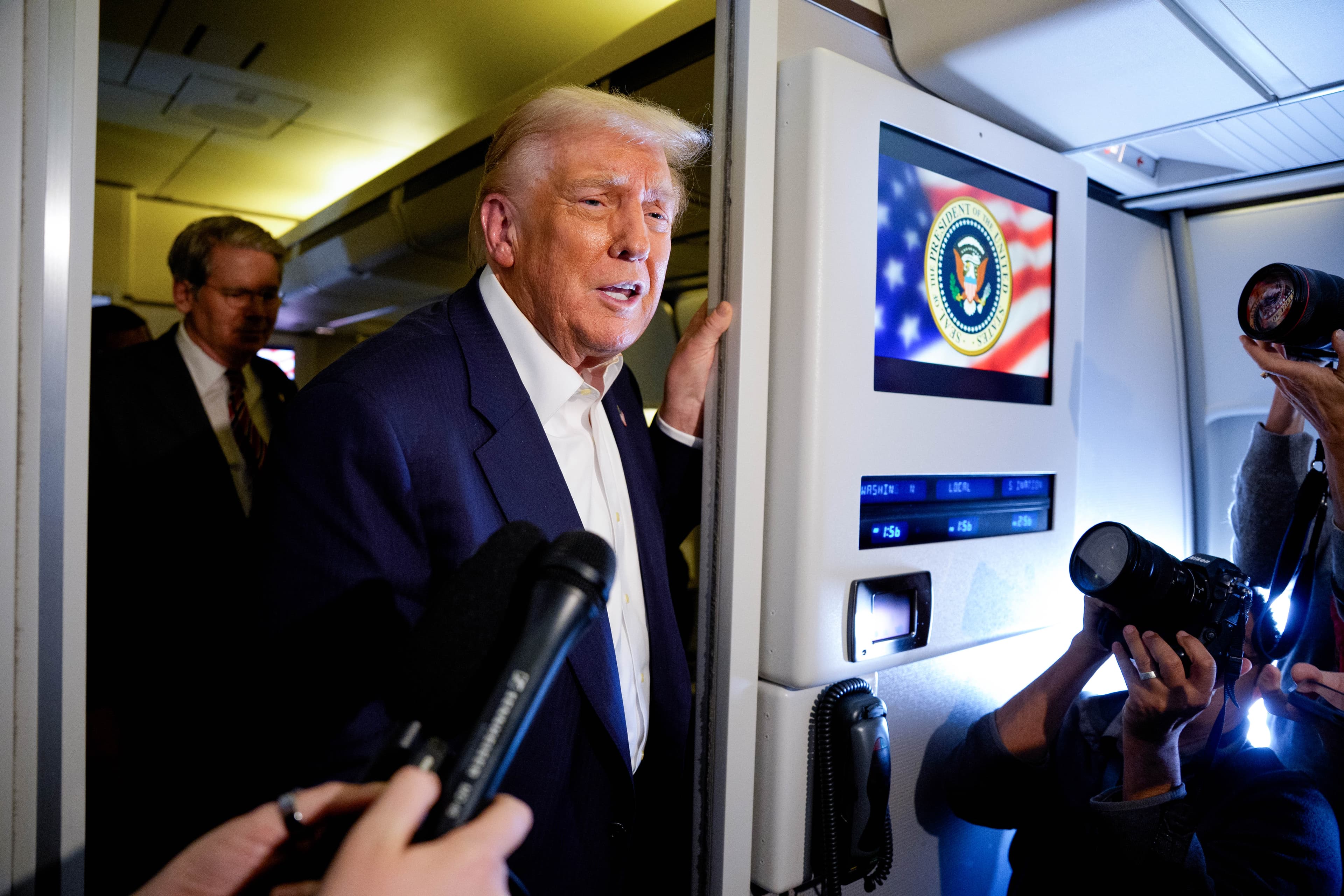 REPLAY: Trump Speaks to Press on Air Force One (Oct. 31)