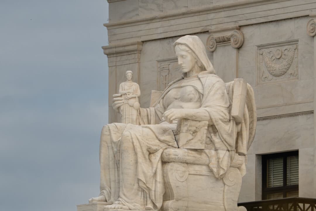 Supreme Court Weighs Legality of Trump’s Tariffs