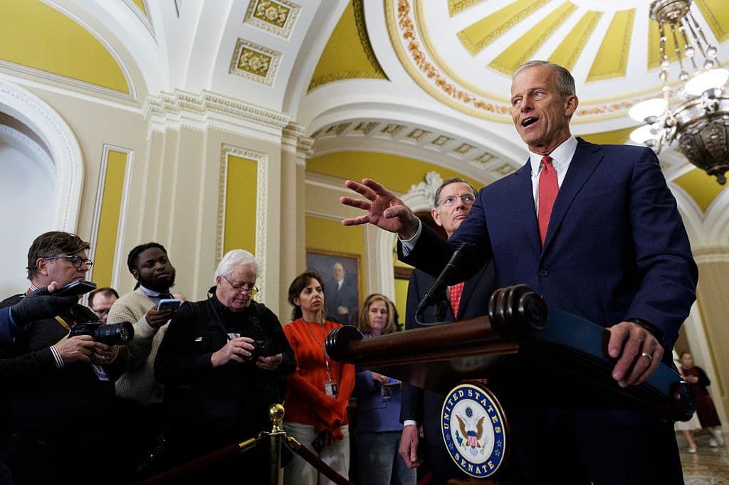 Senate Democrats Block GOP Bill to Pay Federal Workers During Shutdown