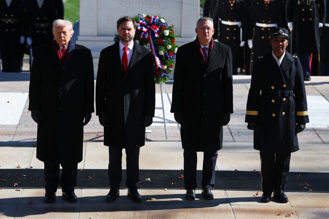 Trump Pays Tribute to Veterans at Arlington National Cemetery