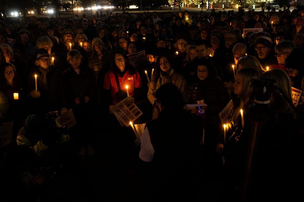 PHOTOS: National Nurses United Hold a Vigil in Aurora in Honor of Alex Pretti