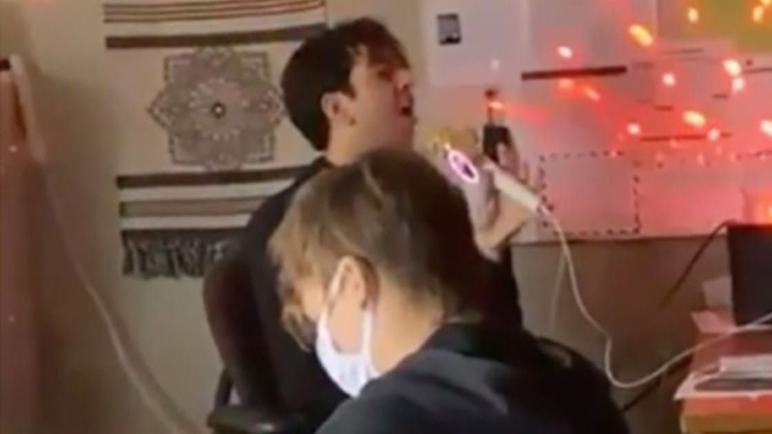Substitute Teacher Fired For Singing Britney Spears In Class Instead Of Teaching
