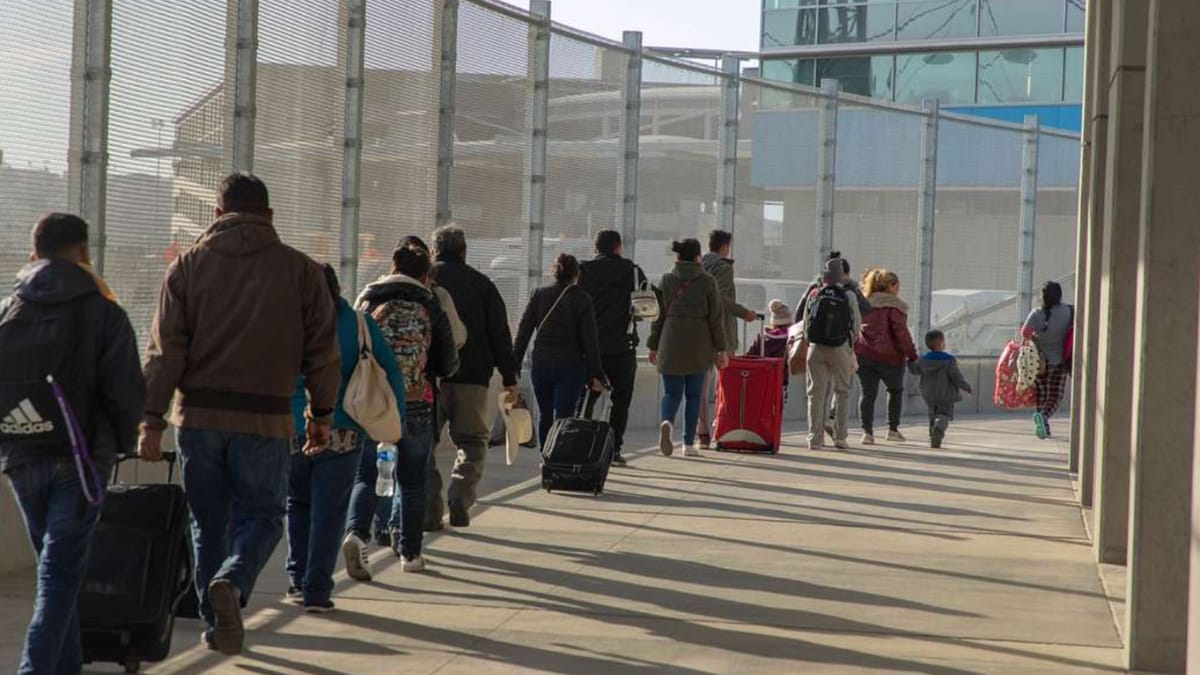 government shutdown border