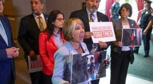 Democrats heckle Trump