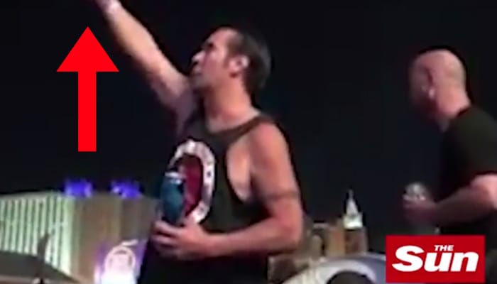 man finger vegas shooting