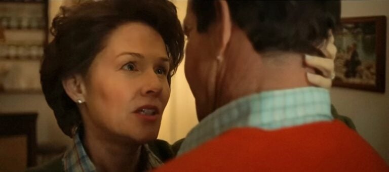 Penelope Ann Miller in Reagan 