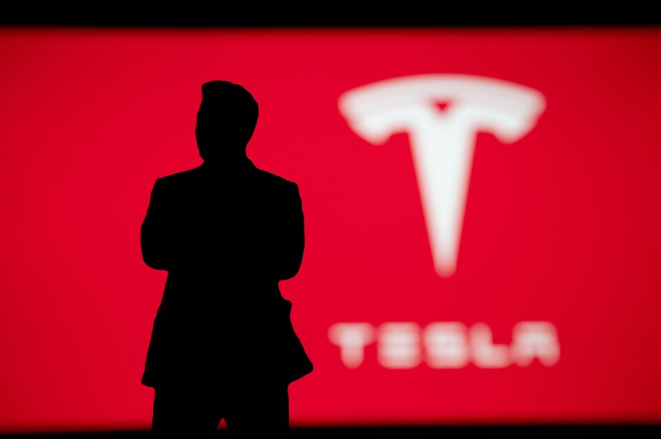 Tesla Stock Tanks 14 Percent as Trump-Musk Feud Intensifies